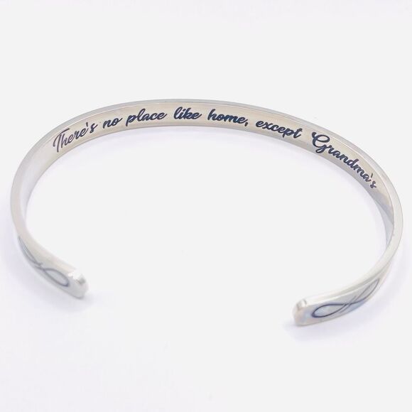 Minimalist silver grandma message cuff bracelet - Picture 2 of 4